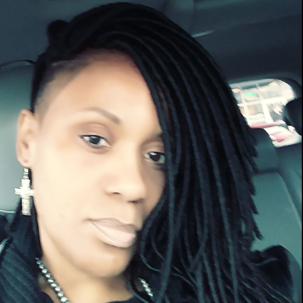 Meet your Posher, Joyselena